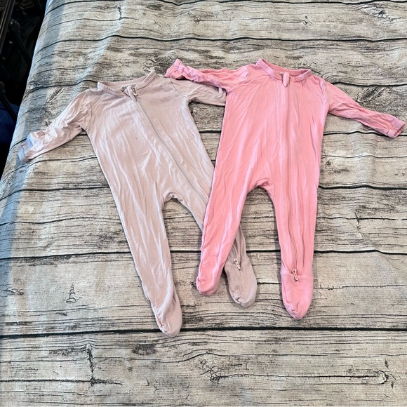Kyte Baby Lot of 2 Pink Bamboo Footies Both Size 3-6 Months - Picture 1 of 6